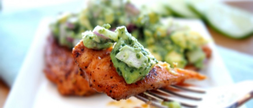 healthy grilled salmon recipe with avocado topping